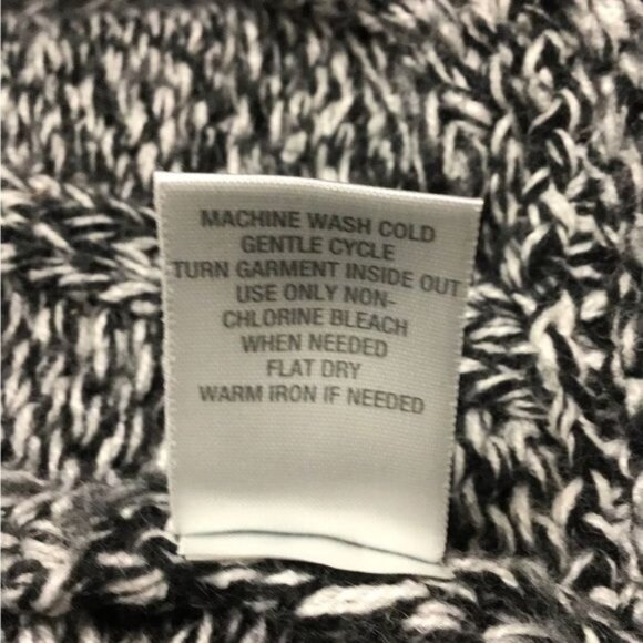 Dressbarn Women’s Short Sleeve Retro Button Front Cardigan Sweater, size M - Picture 8 of 8